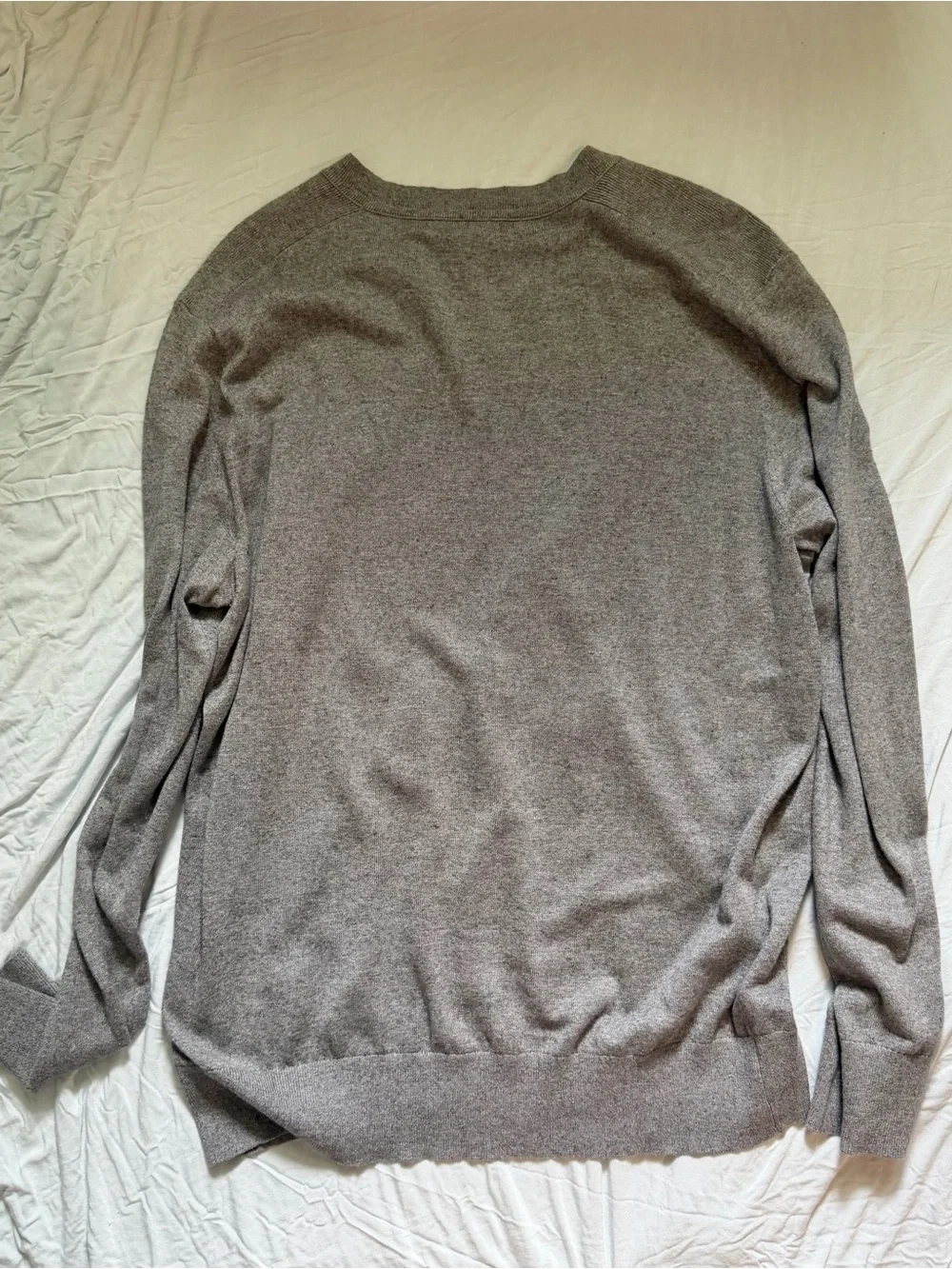 Banana Republic Silk Linen Men’s V-Neck Sweater in Heather Gray
